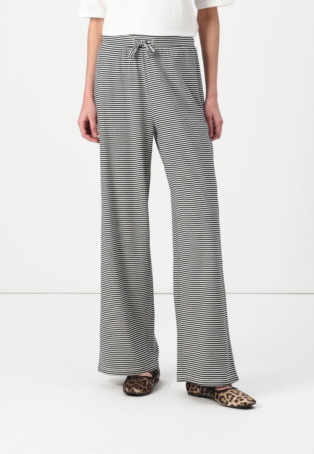 

Брюки ONLLIVE LOVE LIFE PANT ONLY, кремовый