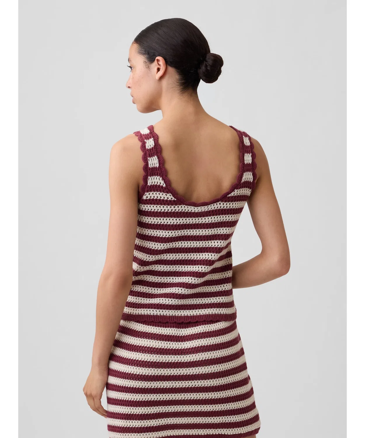 Женский топ без рукавов с U-образным вырезом, модель Scoop Neck Tank GAP, Navy — фото 4