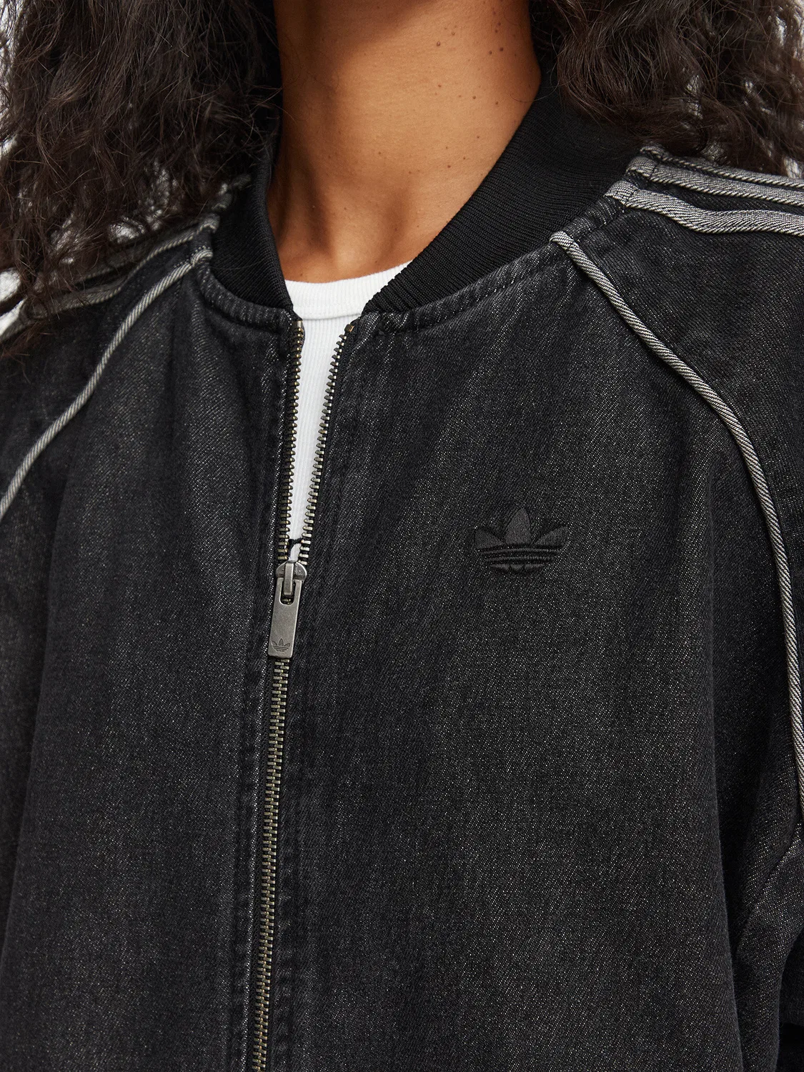 Женская джинсовая куртка оверсайз Sst Adidas, черный — фото 4