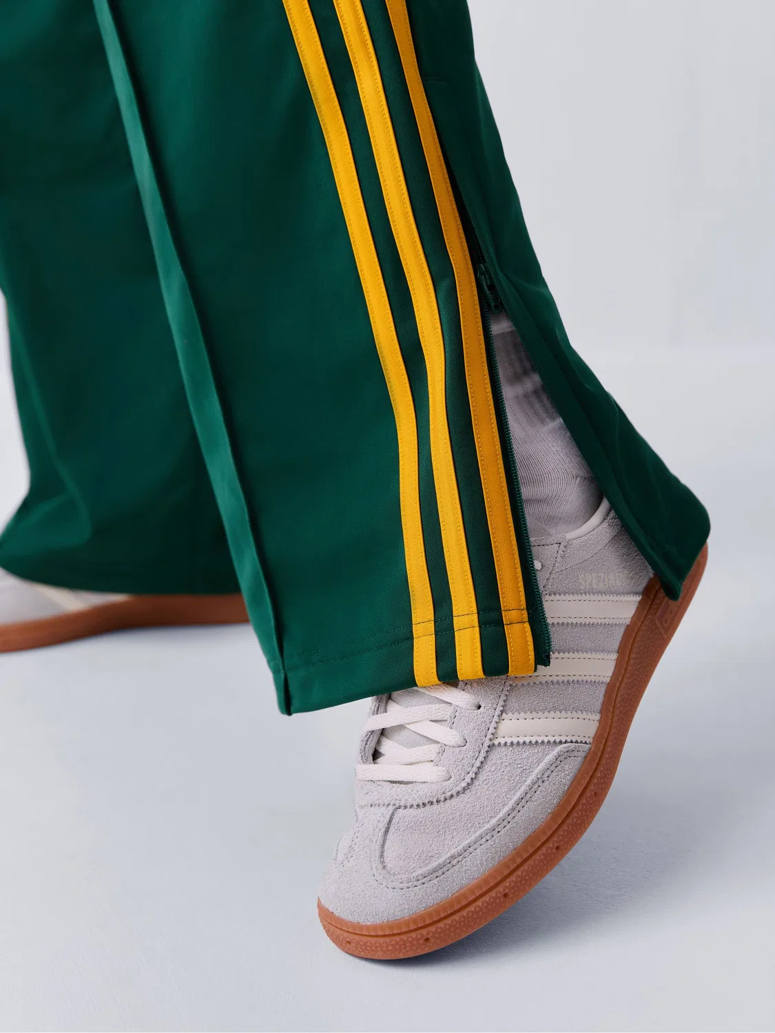 Брюки свободного кроя Firebird Wide Leg, adidas Originals, зеленые — фото 4