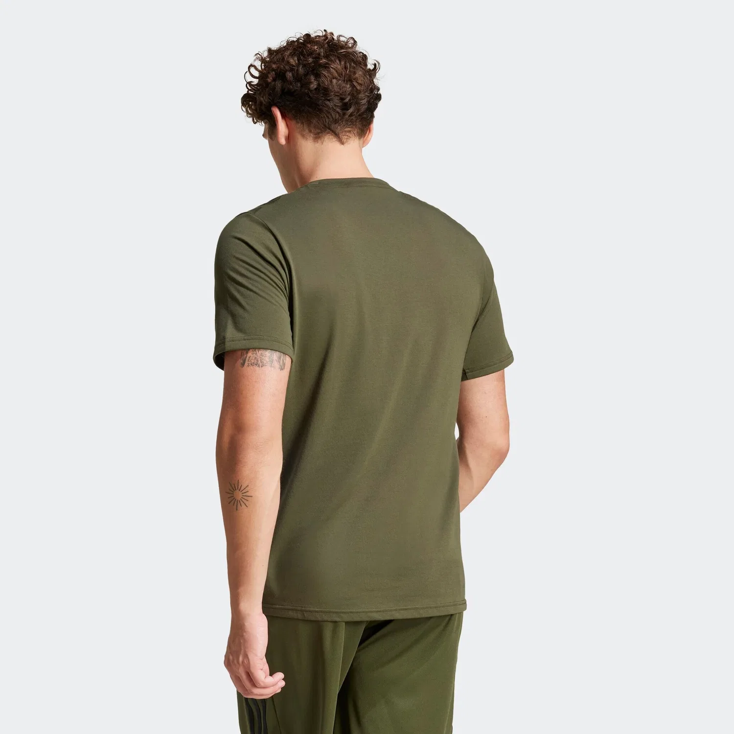 Мужская тренировочная футболка свободного кроя Adidas Performance, Night Cargo/Black — фото 2