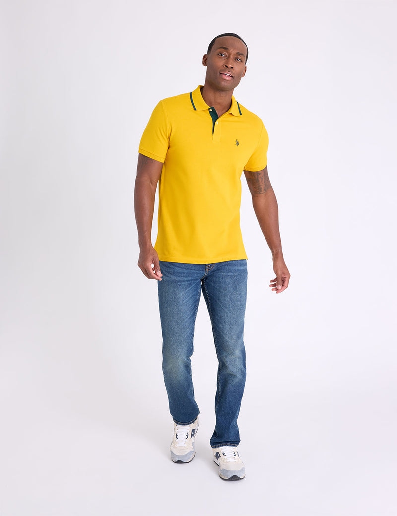 Футболка поло U.S. Polo Assn. Slim Fit Stretch Solid Pique, золотисто-бежевый — фото 3