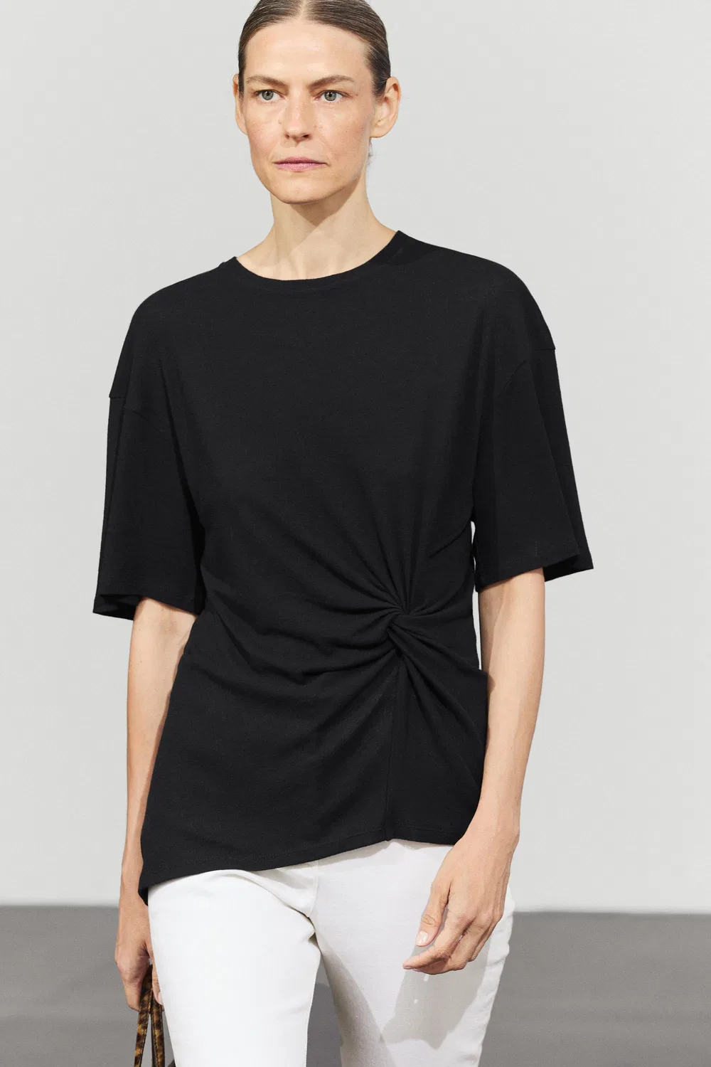 Футболка Massimo Dutti, асимметричная, с узлом, черный