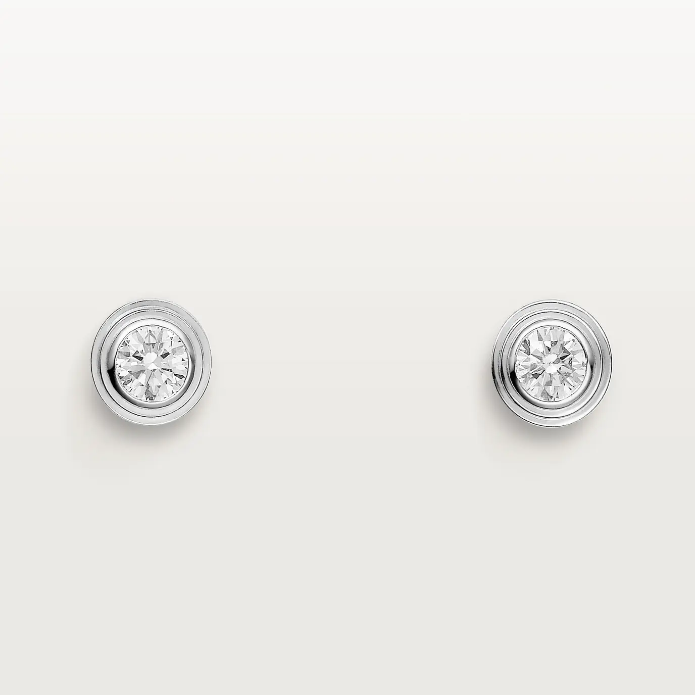 

Серьги Cartier d'Amour Small, белое золото/бриллианты