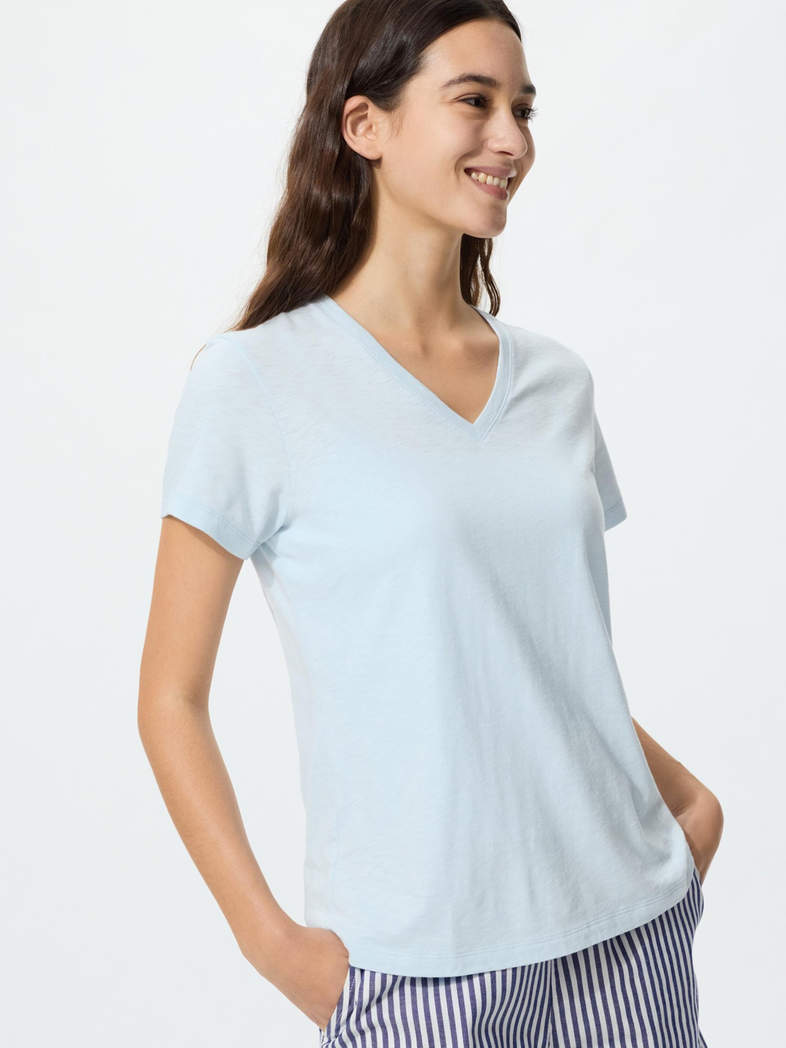 Футболка Uniqlo Slub Cotton V Neck Short Sleeve, 60 светло-синий — фото 2