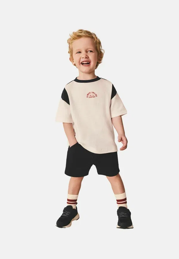 Комплект из футболки и шорт, хлопок, Regular fit - short sleeve t-shirt and shorts set, Next, Navy White Sporty, белый/темно-синий