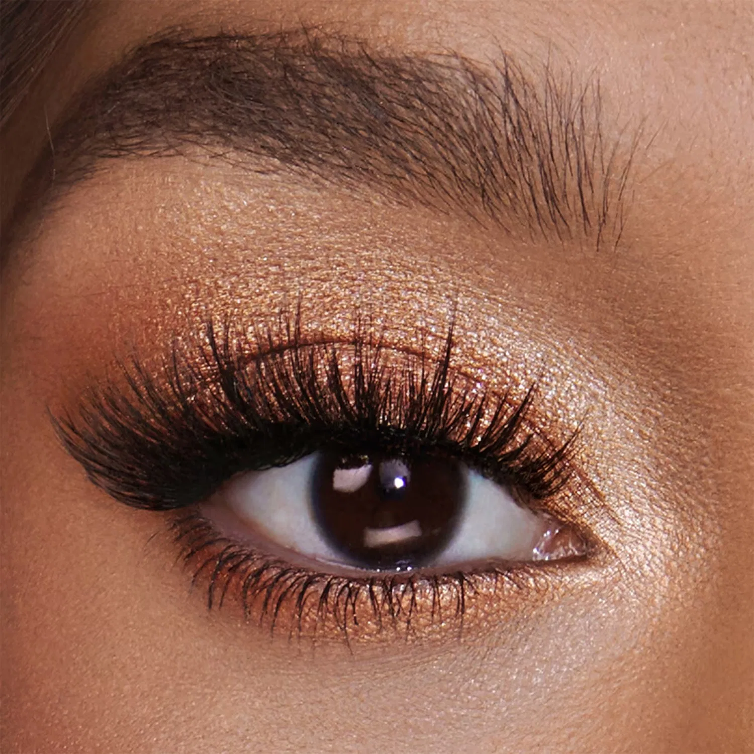 Палитра теней для век Luxury Palette Pillow Talk, 5,2 г, с мерцающими оттенками, CHARLOTTE TILBURY, The Queen Of Glow — фото 3