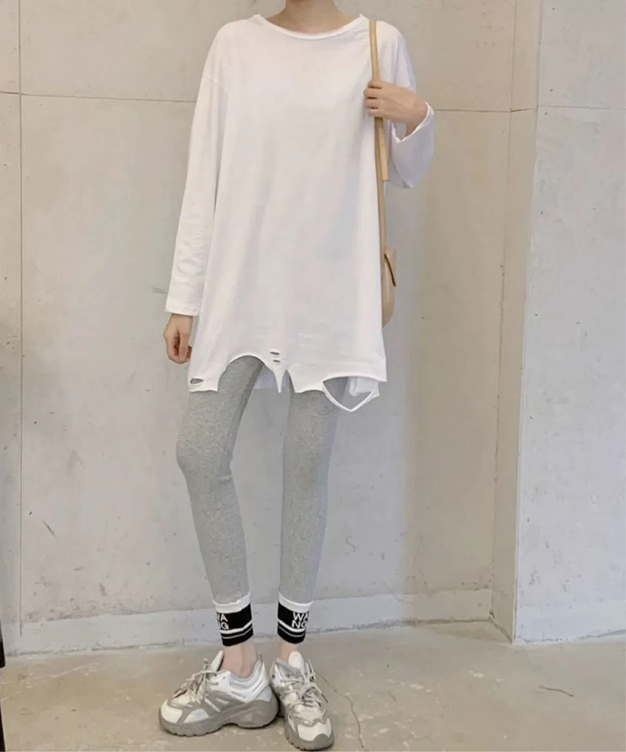 Детская футболка с длинным рукавомс эффектом потертости aimoha, White — фото 4