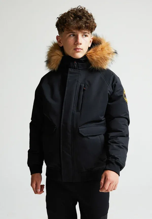 Куртка с капюшоном Bomber stiliaus striuke Zavetti Canada Jet Black, черный