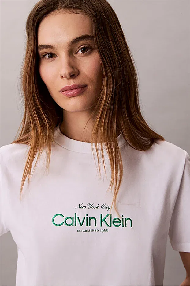 Женская хлопковая футболка с принтом Calvin Klein, White — фото 2