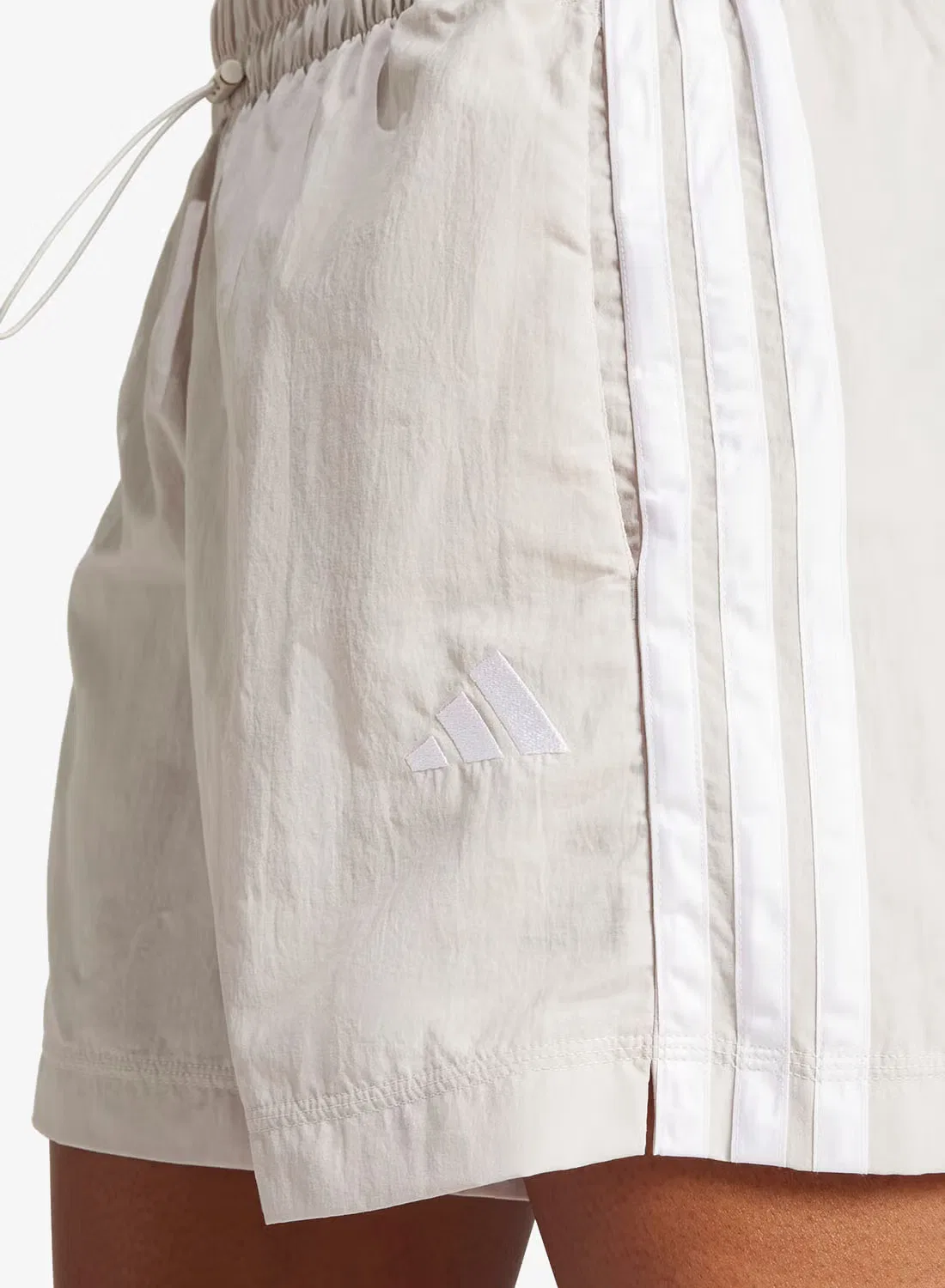 Шорты свободные 3-Stripes essential woven Adidas, белый — фото 3
