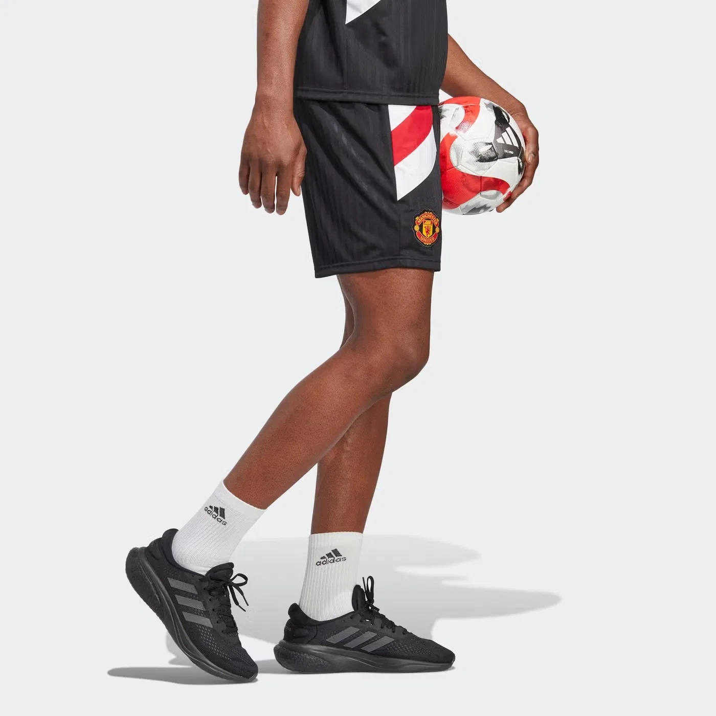 Шорты с логотипом Manchester United Icon Adidas, черный — фото 4