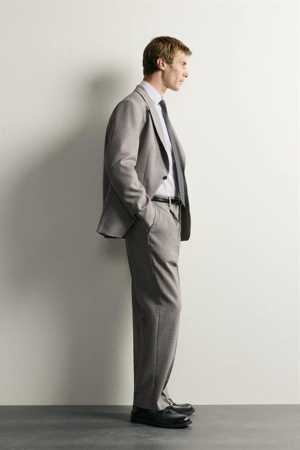 Блейзер из шерстяной смеси, стандартного кроя. ZARA, Grey/Beige — фото 4