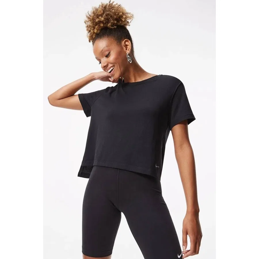 Футболка спортивная с разрезом Nike Yoga Dri Fit Split Detail Loose Fit Women's T-Shirt, Черный