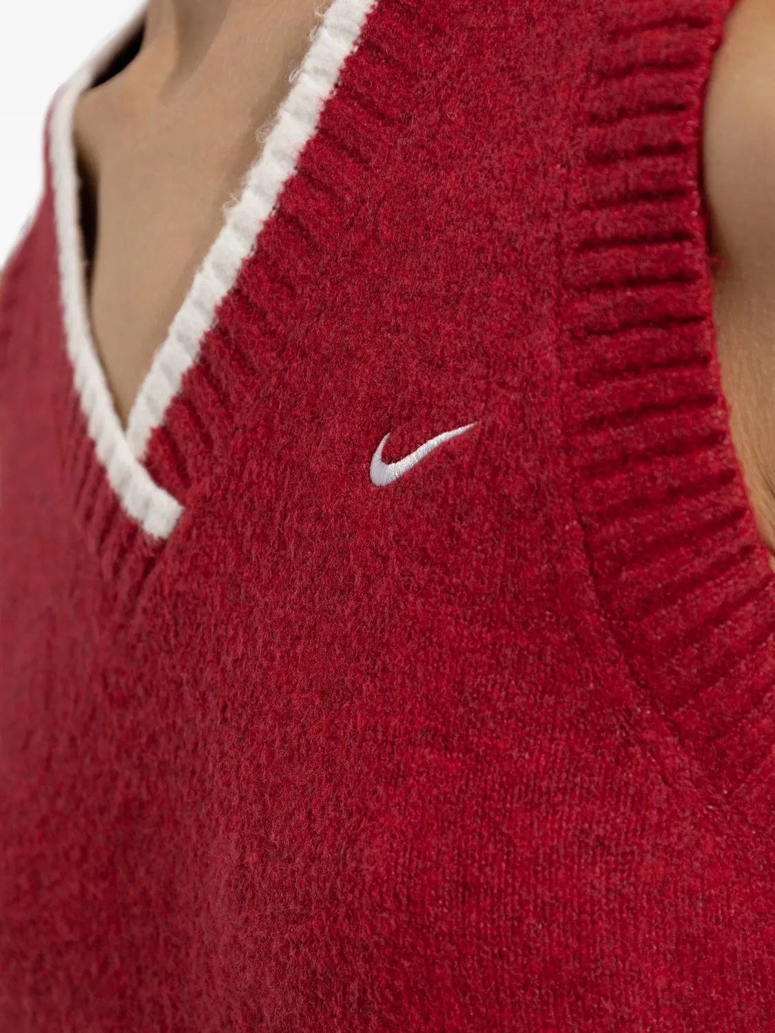 Жилет с V-образным вырезом красного цвета Nike, красный — фото 2