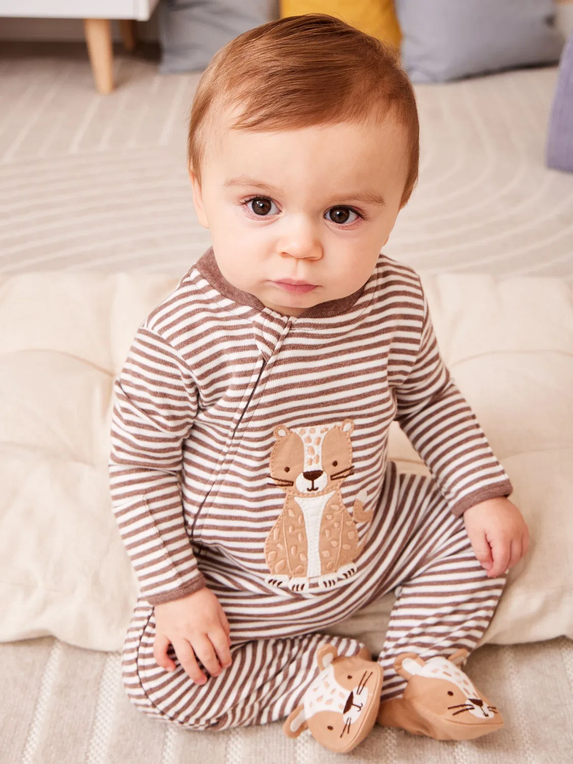 Комбинезон с аппликацией гепарда Jojo Maman Bébé, коричневый в полоску