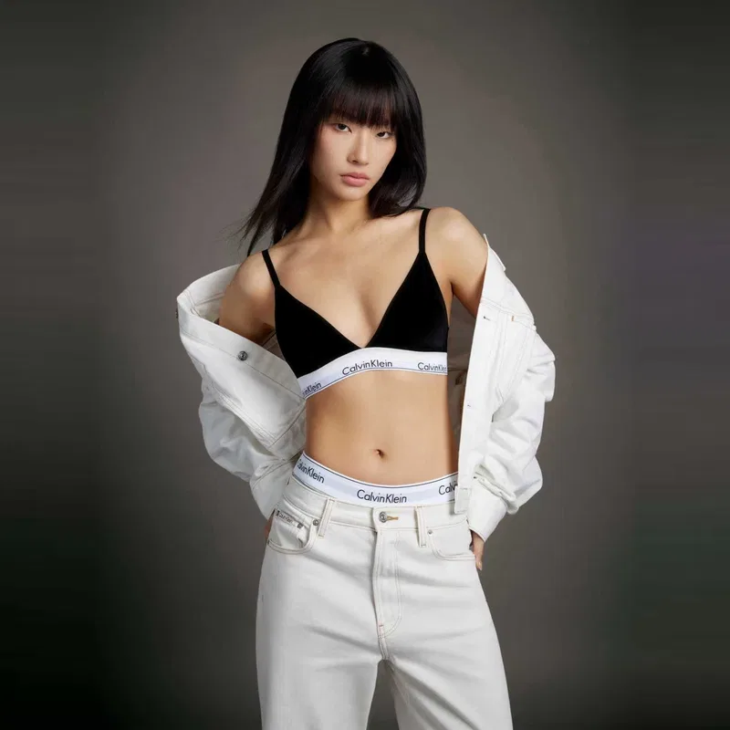 Женский бюстгальтер в ретро-спортивном стиле Calvin Klein, Space Black — фото 3