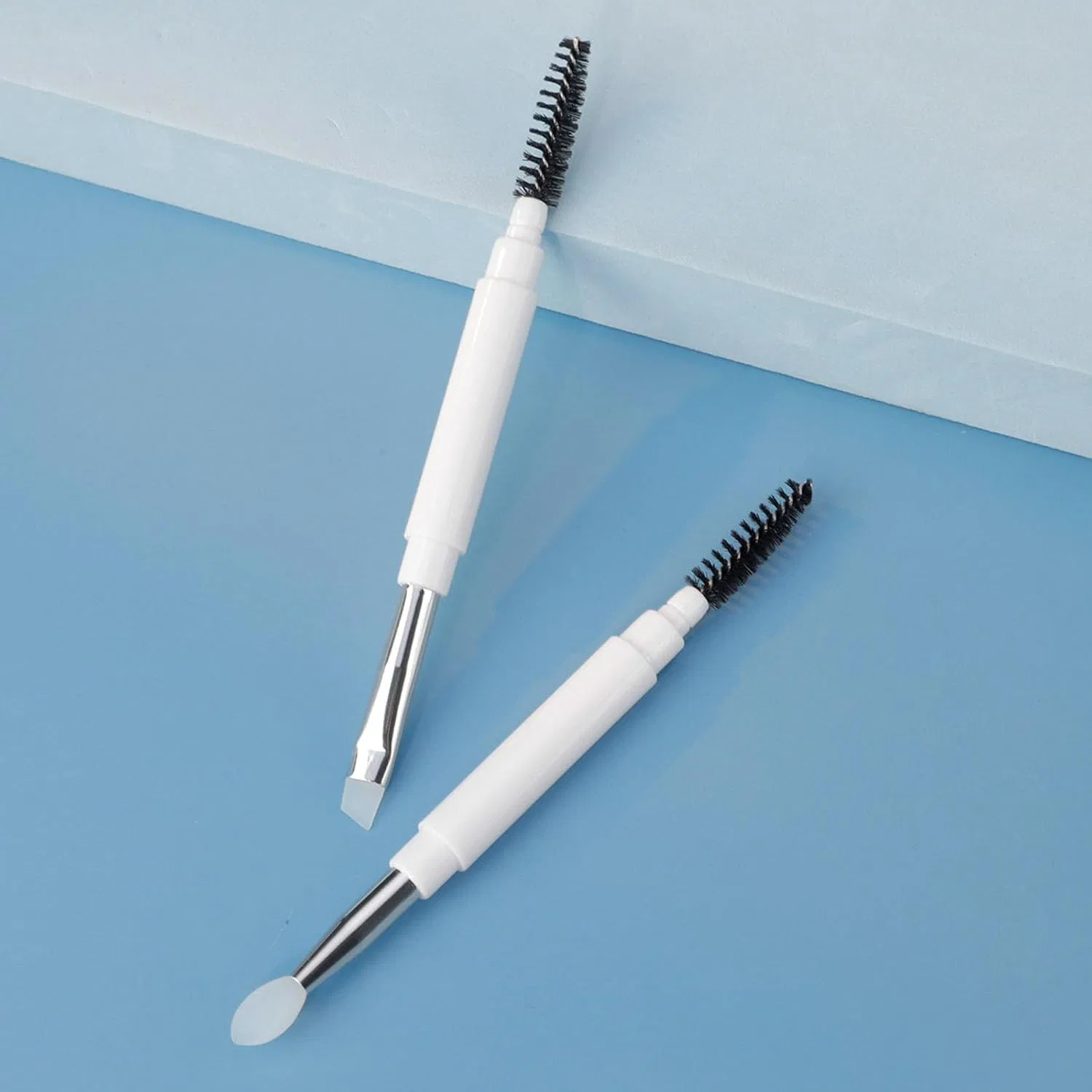 Двусторонняя кисть для бровей и ресниц Duyeuau, 1 шт, Lip brush — фото 3