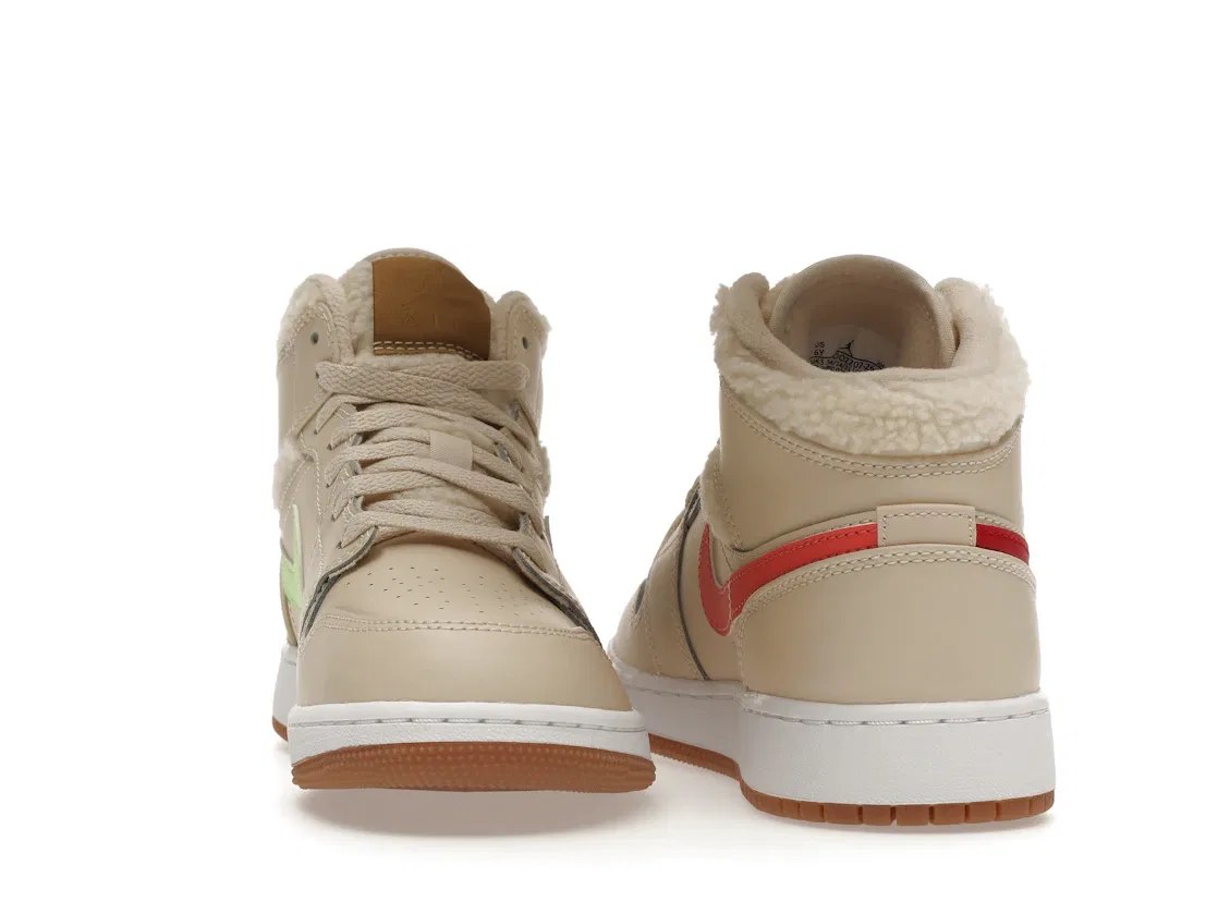 Детские кроссовки Lifestyle с флисовой подкладкой Jordan 1 Mid Utility, Pearl White/Dark Driftwood-Pink Salt-Racer Blue — фото 4