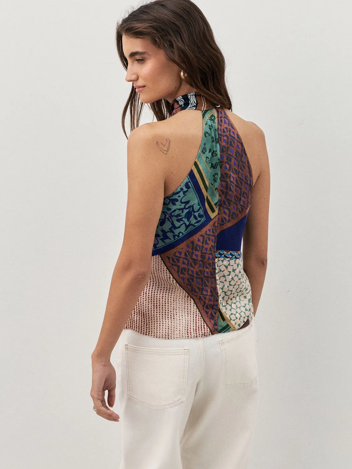 Шарф в стиле пэчворк с принтом N. Атласный топ с лямкой премиум-класса Next, Patchwork Scarf Print — фото 2