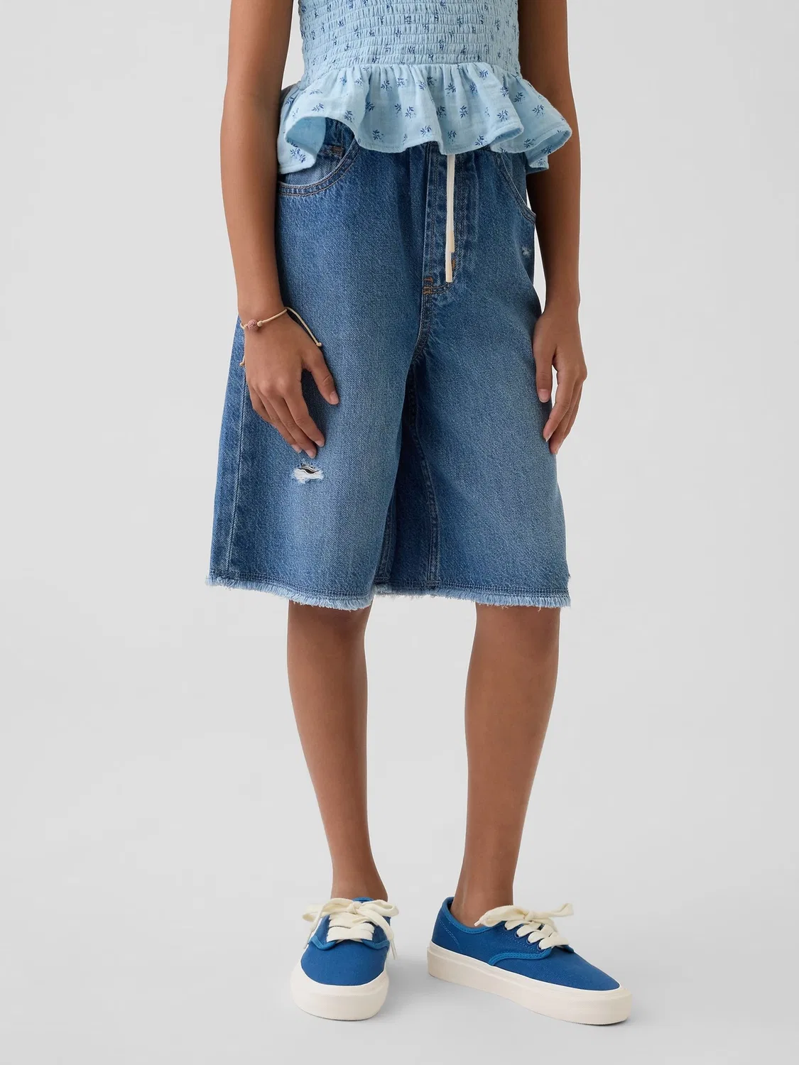 Шорты джинсовые Gap UltraSoft Easy Longline, средняя стирка