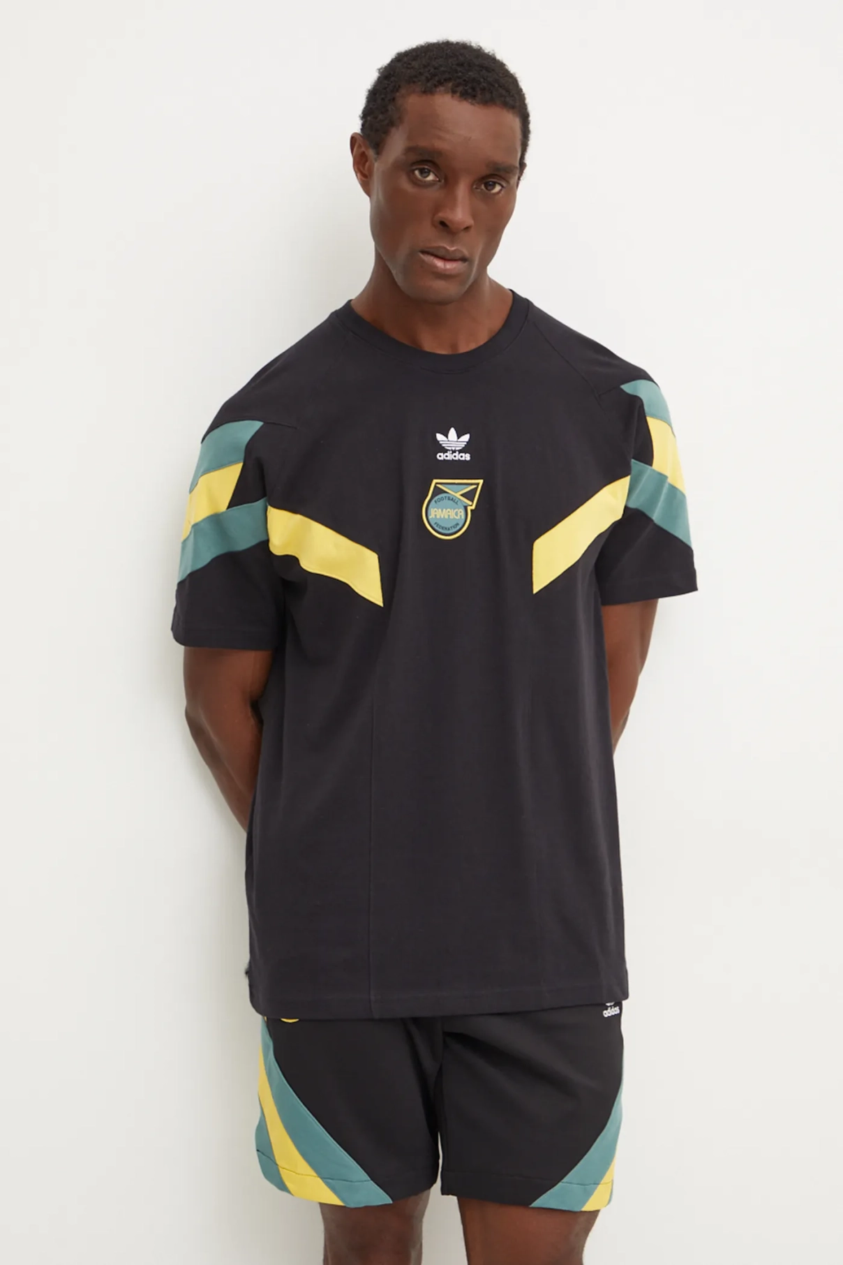 

Хлопковая футболка adidas Originals, черный
