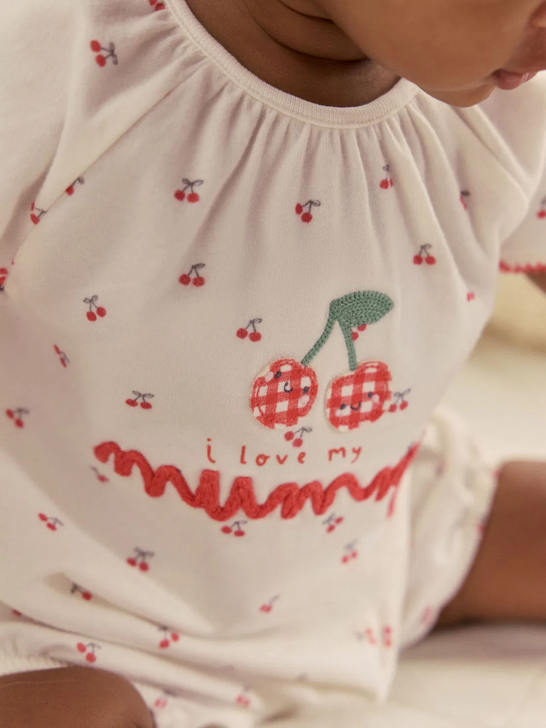Ромпер с вышивкой вишня, I love my Mummy Next, белый с вишневой вышивкой — фото 3