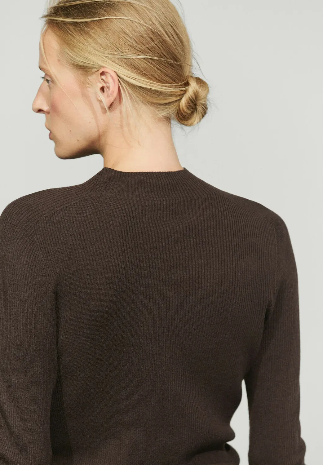 Вязаный свитер с воротником-стойкой в рубчик Massimo Dutti, Brown — фото 3
