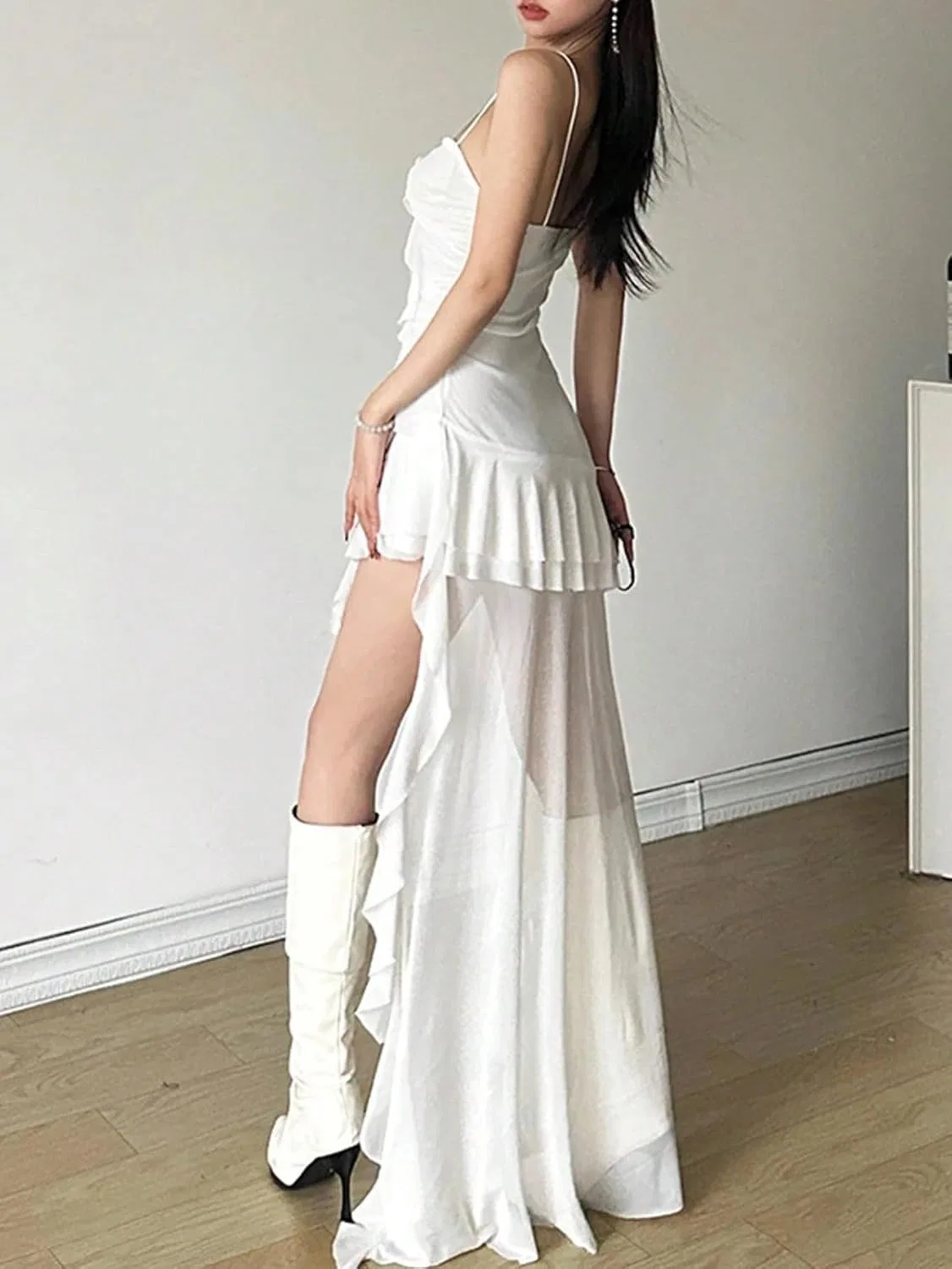 Женское асимметричное платье миди с открытыми плечами Generic, White — фото 3