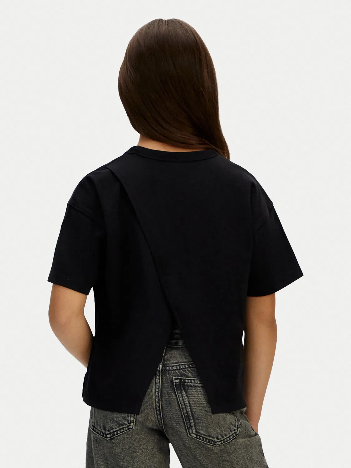 Футболка стандартного кроя для девочки Folded Logo Calvin Klein Jeans, черный — фото 3