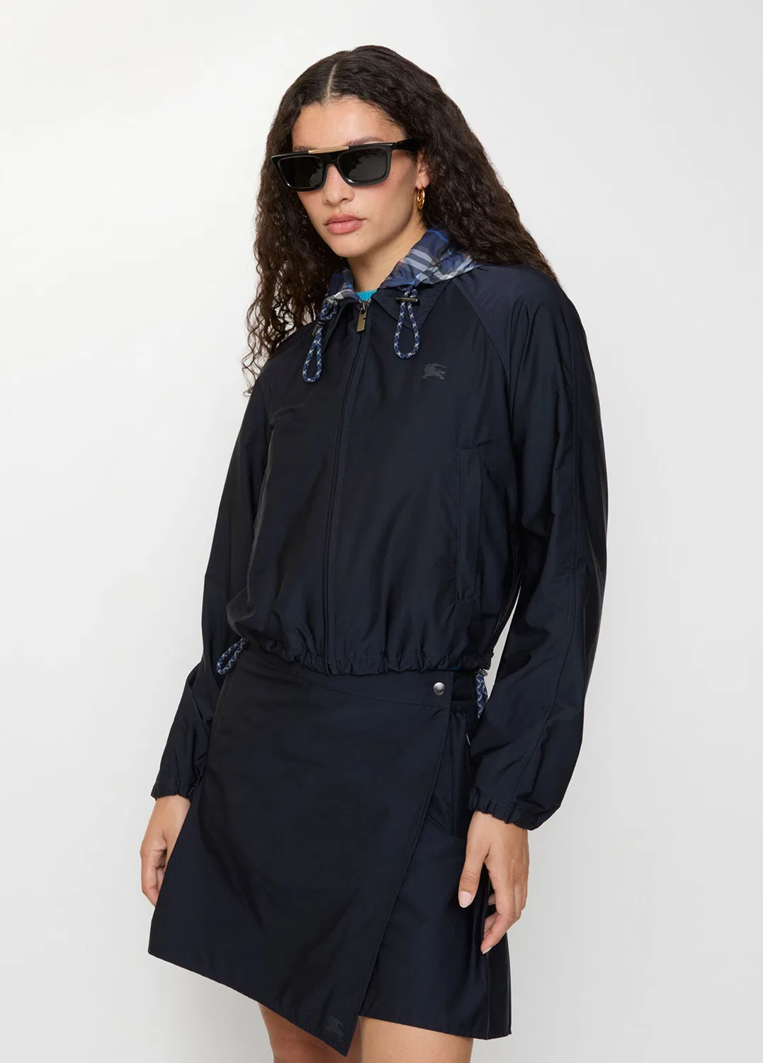 Куртка Burberry Newcott Hooded, укороченный силуэт, синий — фото 2