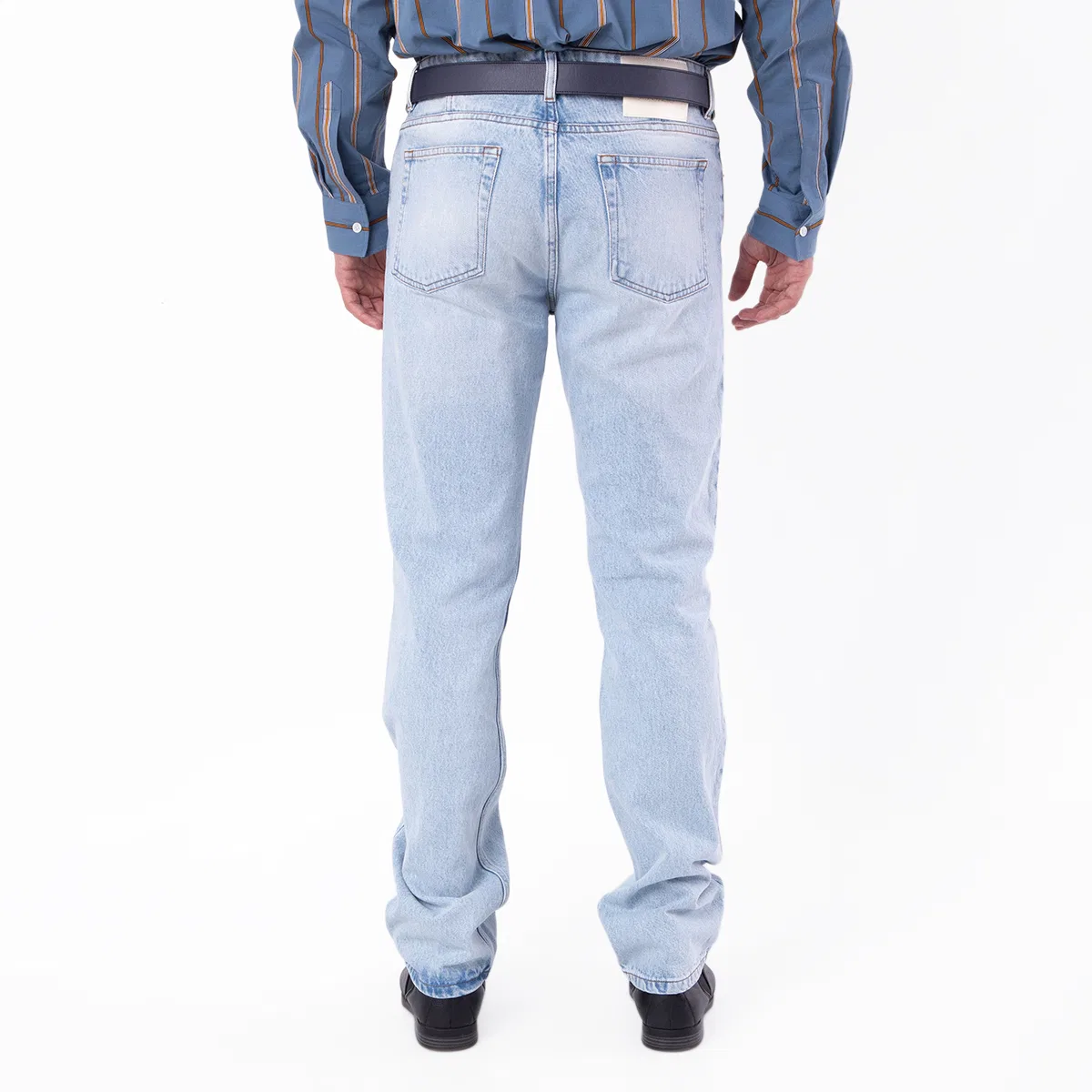 Джинсы классического кроя Classic Fit Bleached Blue Denim Jeans Ami Paris, Blue — фото 2