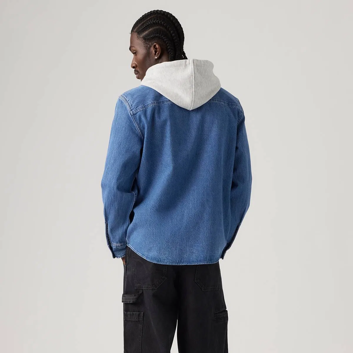Классическая повседневная джинсовая рабочая толстовка с капюшоном Levi's, Rei Mid Wash - Medium Wash — фото 4