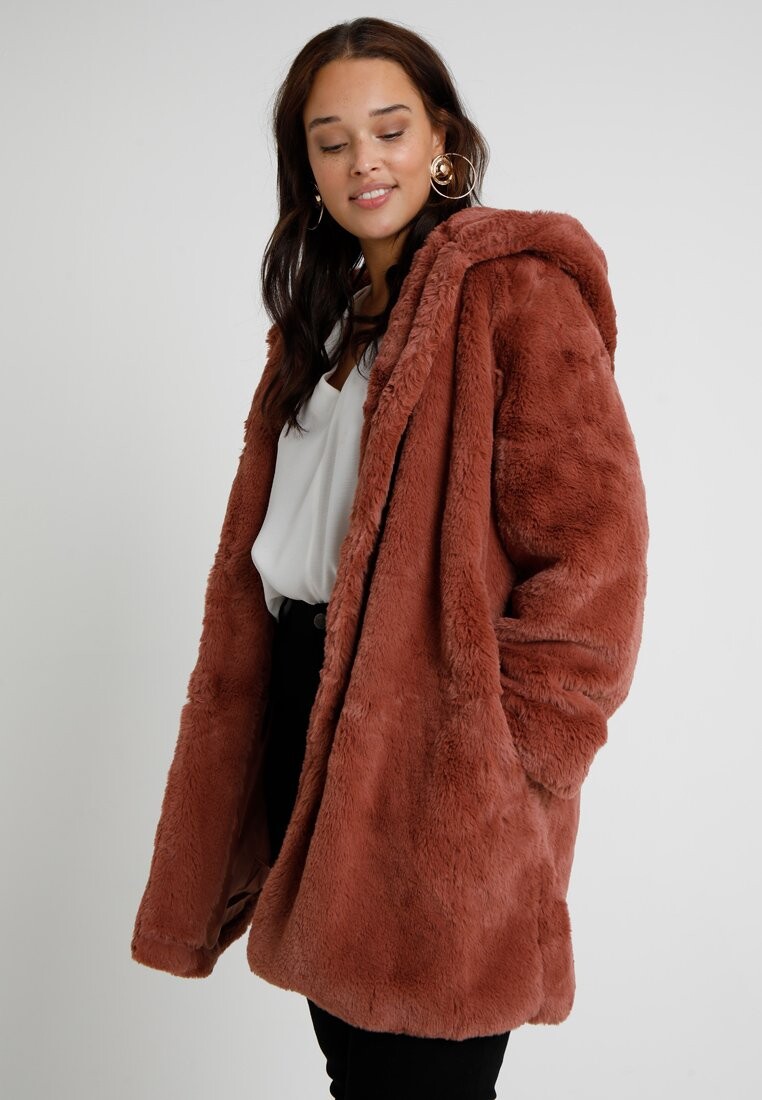 

Пальто Urban Classics Curvy, темно-розовый