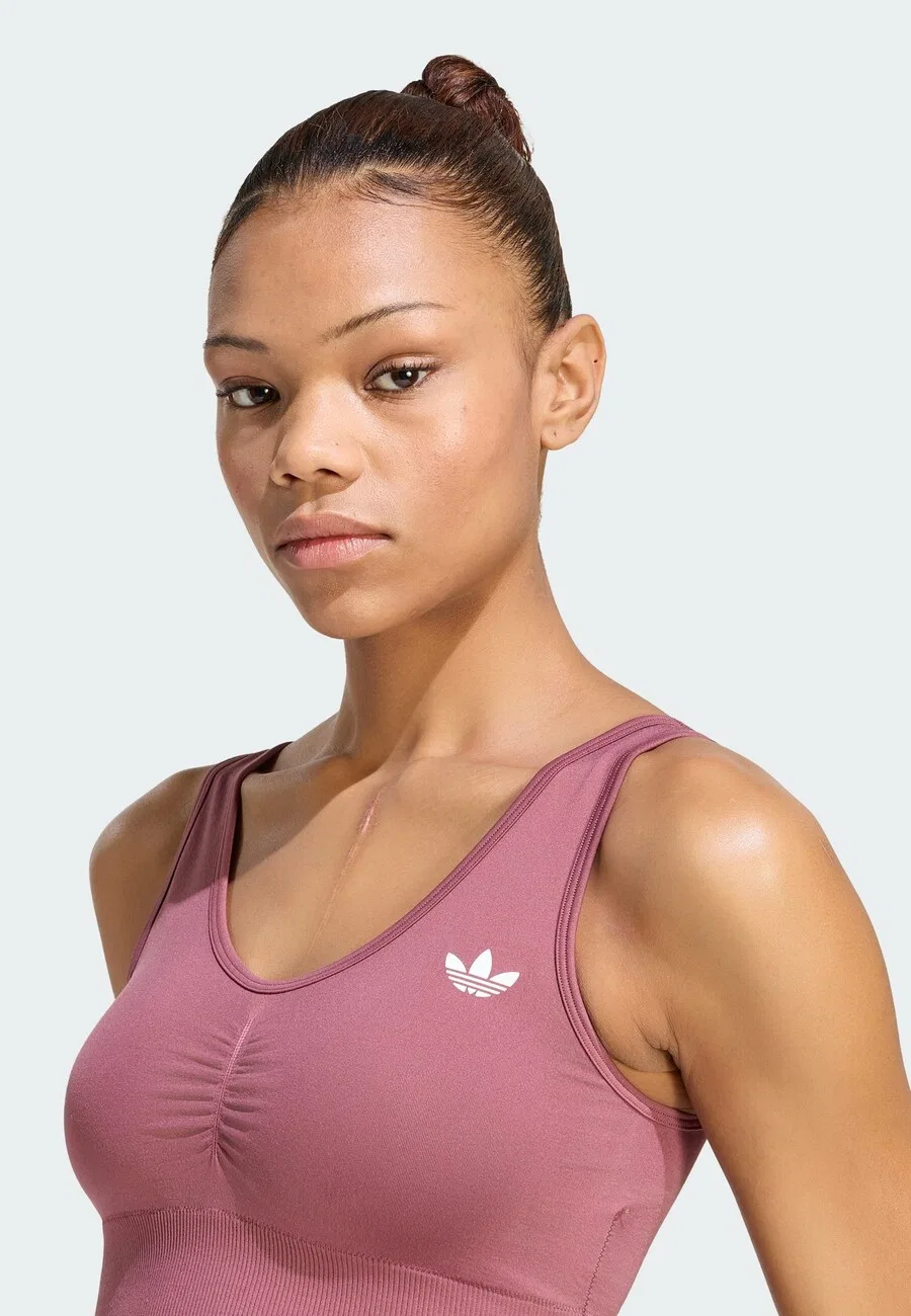 Спортивный бюстгальтер Bralette Essentials от ADIDAS ORIGINALS бордового цвета — фото 4
