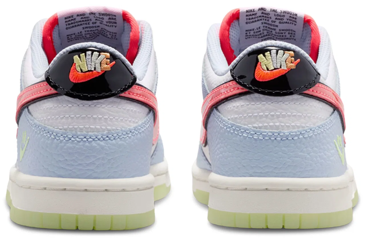 Кроссовки для мальчиков Dunk Low Nike, цвет White/Hydrogen Blue/Flash Crimson — фото 3
