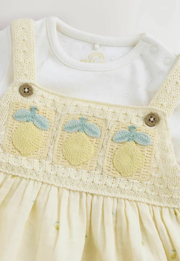 Комплект из сарафана и боди, хлопок, Regular fit - pinafore and bodysuit 2 piece set, Next, Yellow Lemon Crochet, желтый — фото 2