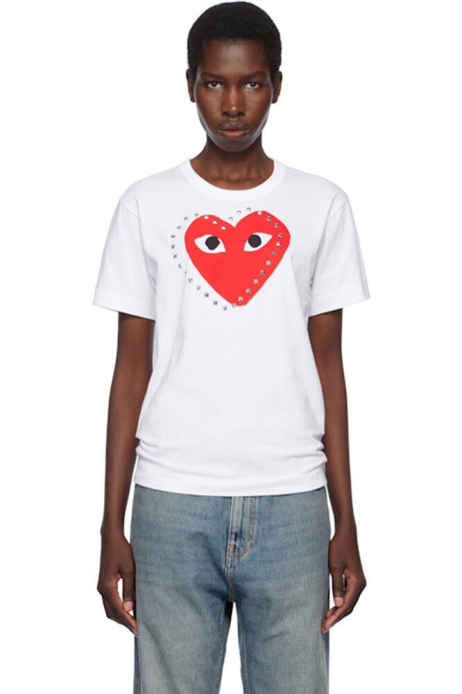 

Футболка с принтом белых заклепок и красным сердцем COMME des GARÇONS PLAY
