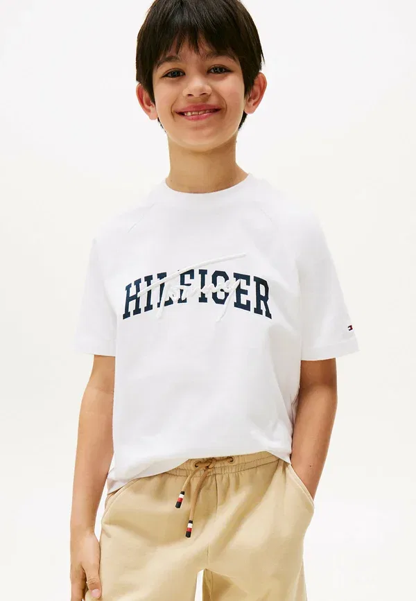 Футболка хлопковая Mixed logo-print T-Shirt Tommy Hilfiger, White, белый — фото 2
