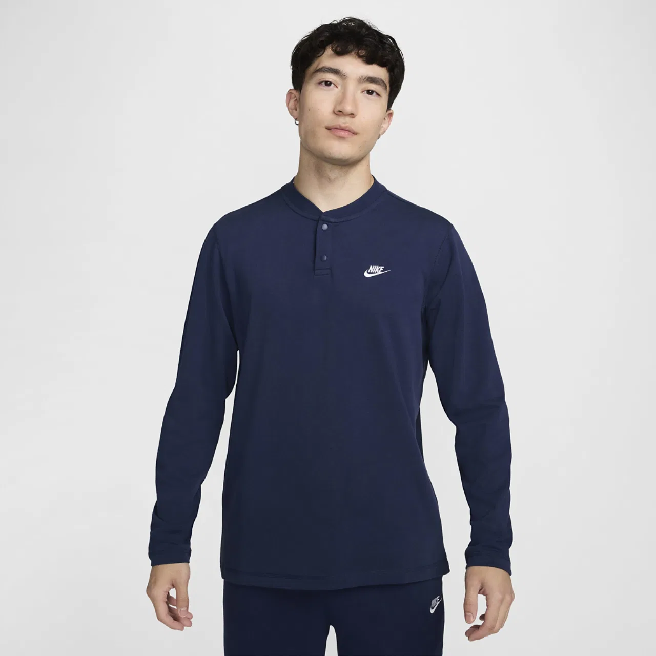 Мужская футболка-поло Club Long Sleeve Henley Nike, цвет Midnight Navy/Midnight Navy/White