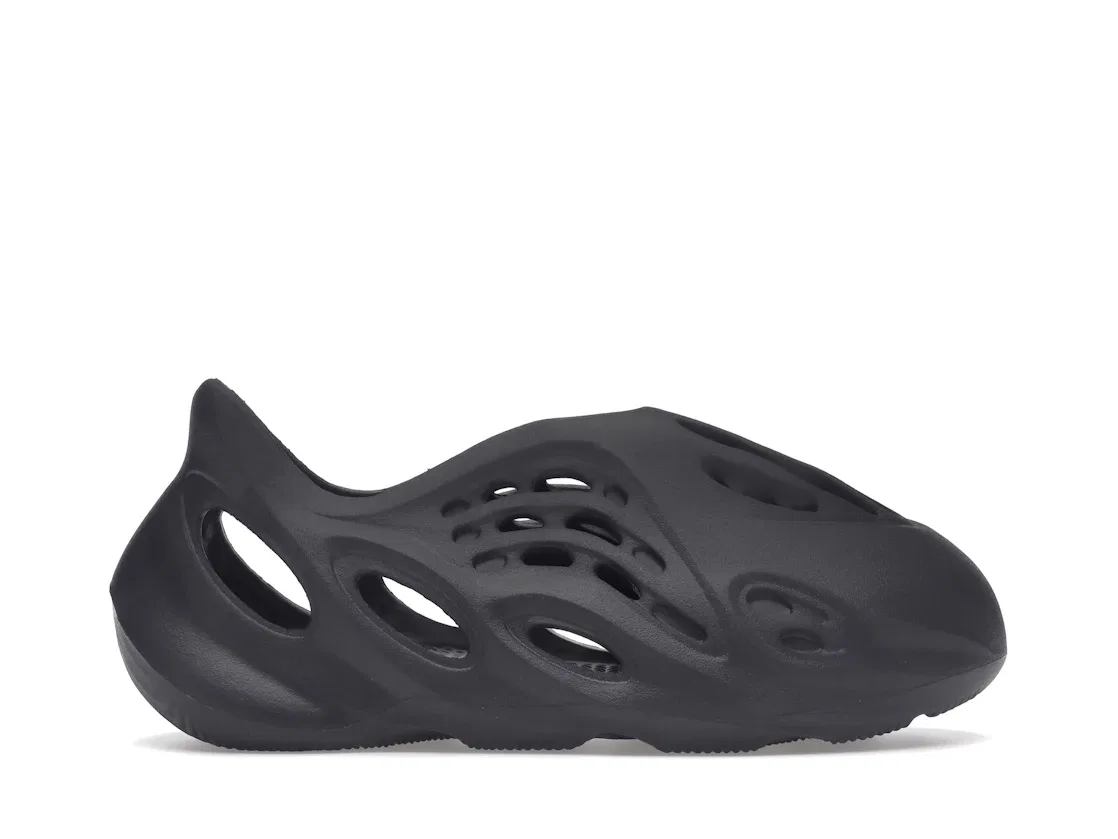 Детские клоги с вентиляцией Adidas Yeezy Foam RNR, Onyx/Onyx/Onyx