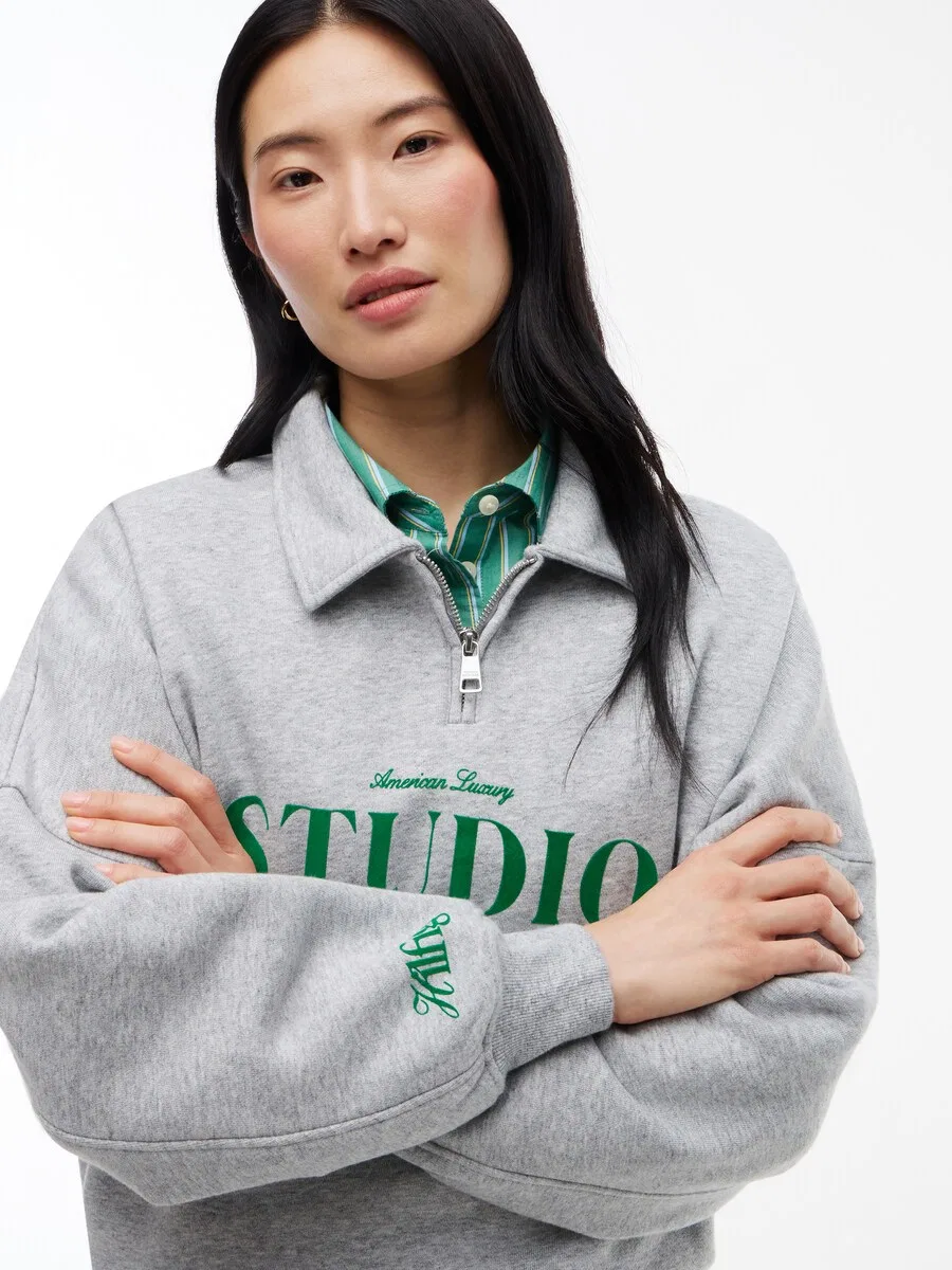 Толстовка TOMMY HILFIGER 'STUDIO TOMMY' серого цвета — фото 3