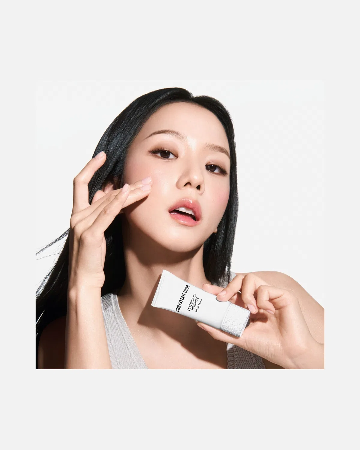 Увлажняющий солнцезащитный крем Diorline Le Fluide UV Invisible SPF 50+ PA++++, 30 Ml — фото 3