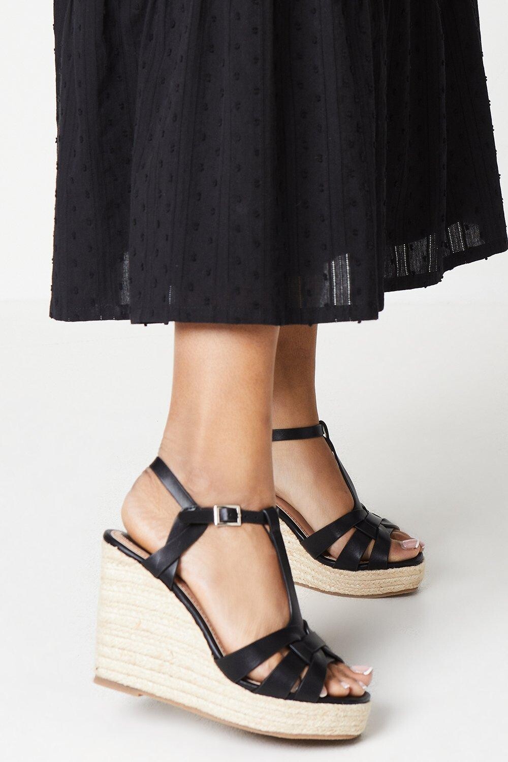 

Faith: Эспадрильи Hattie с Т-образной планкой на высокой танкетке Dorothy Perkins, черный