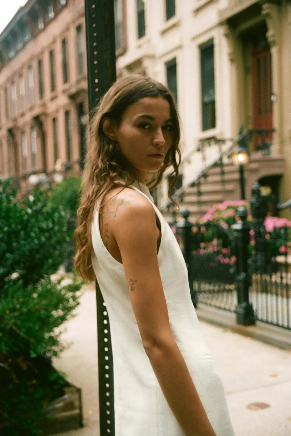 Мини-платье с застежкой в виде лягушки. ZARA, White — фото 4