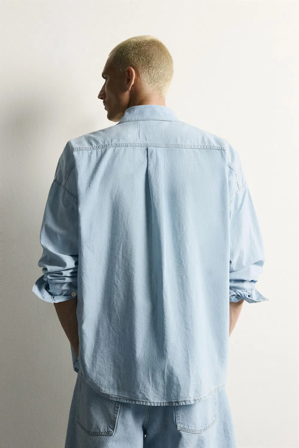 Легкая выцветшая джинсовая рубашка ZARA, Light blue — фото 3