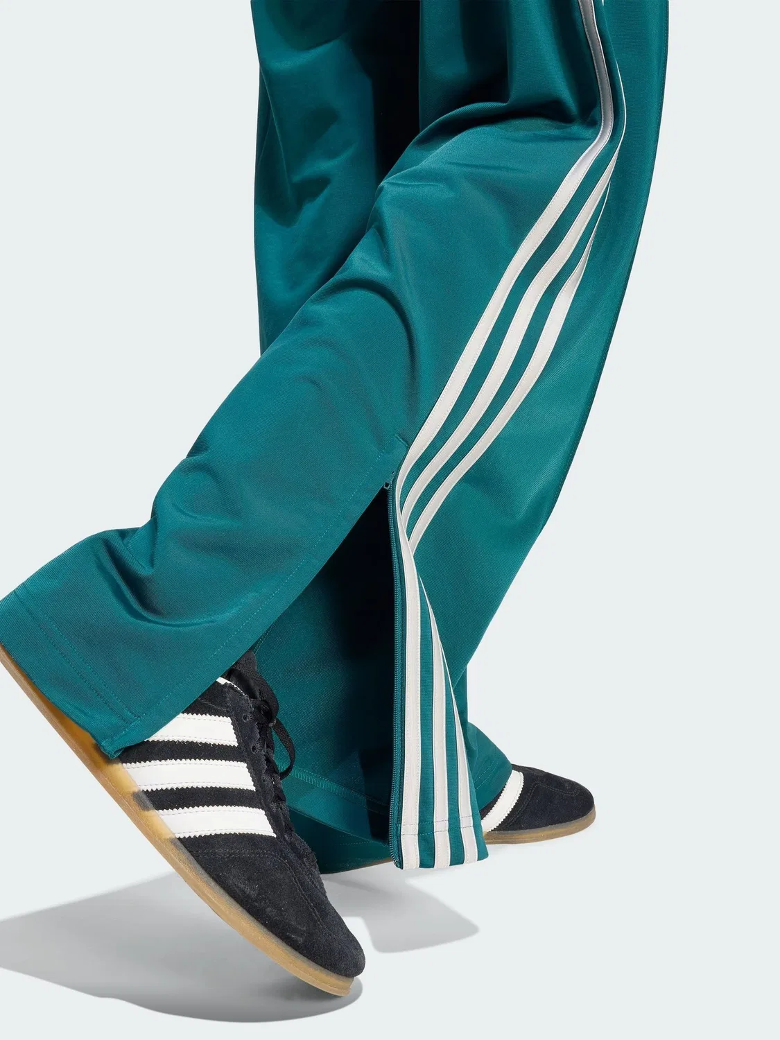 Adidas Originals Свободные брюки хаки/зеленого цвета Firebird — фото 4