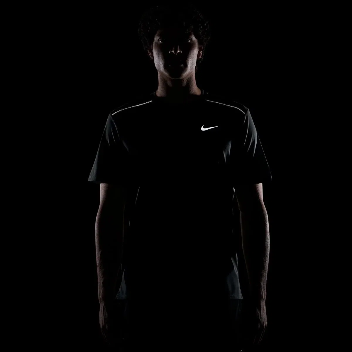 Мужская футболка с коротким рукавом Dri-Fit UV Miler Nike, Smoke Grey/Reflective Silver — фото 4