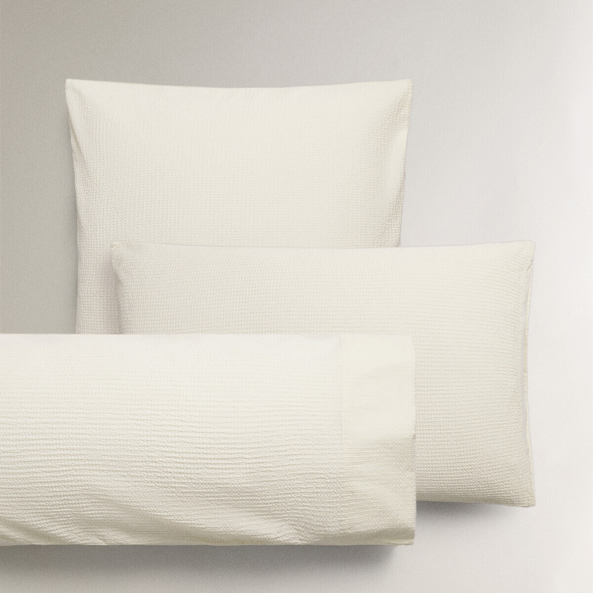 

Наволочка Zara Home Waffle-Knit, экрю