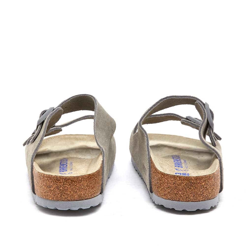 Сандалии Birkenstock Arizona Soft Footbed Suede Leather, серо-бежевый — фото 3